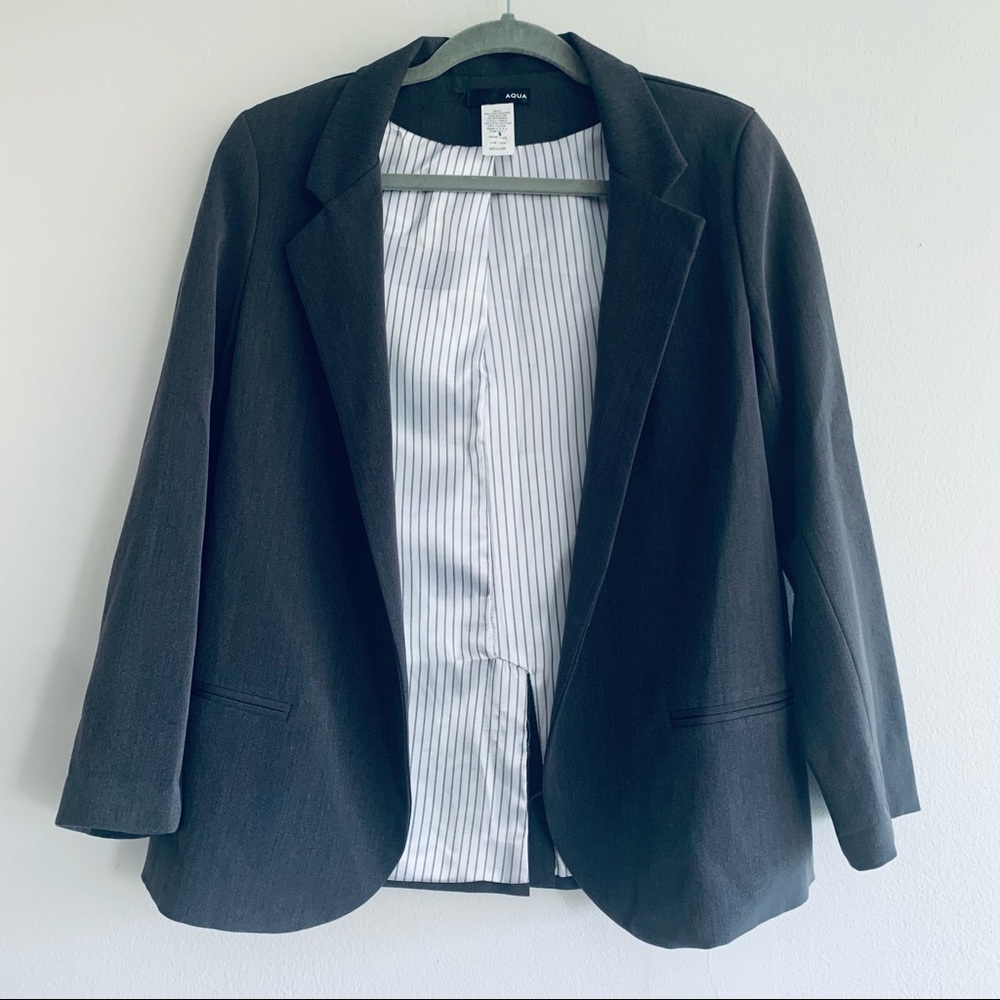 Grey Aqua brand blazer with 3/4 sleeve, size M